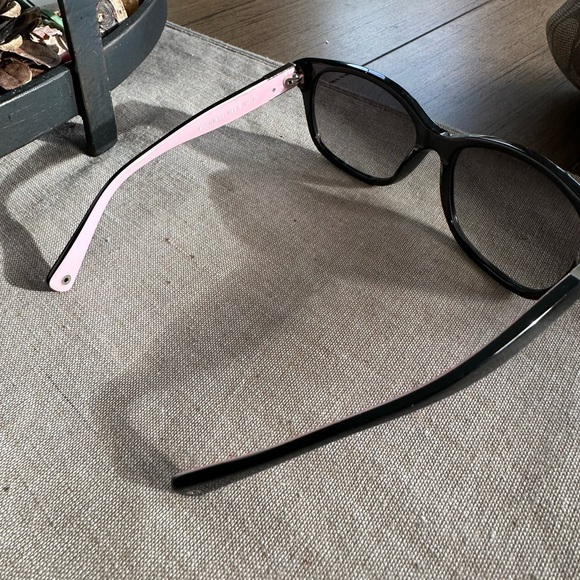 Coach Courtney sunglasses with case. - Picture 12 of 12